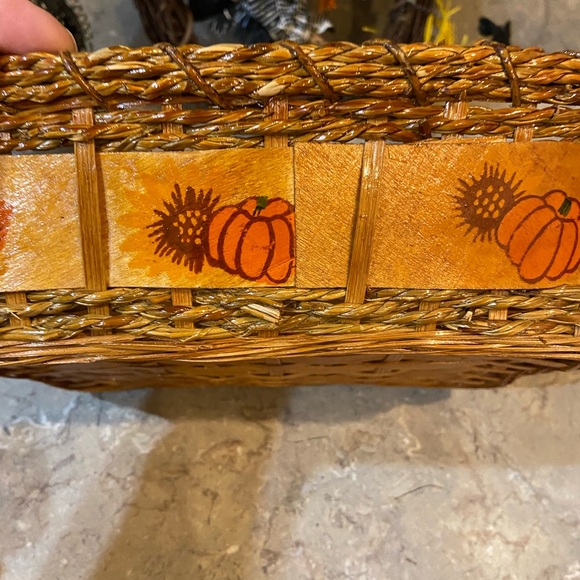 8 piece Halloween bundle - Picture 5 of 16